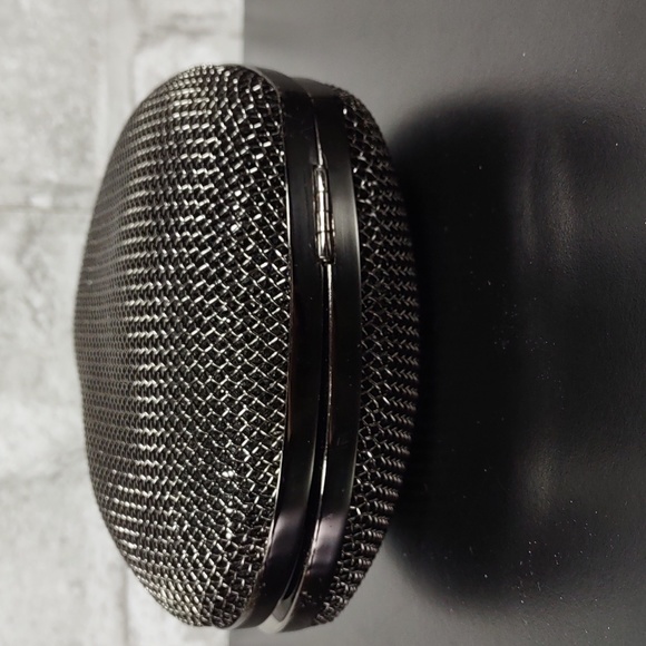 Unique Metal Heart Shaped Clutch Bag - Picture 11 of 14